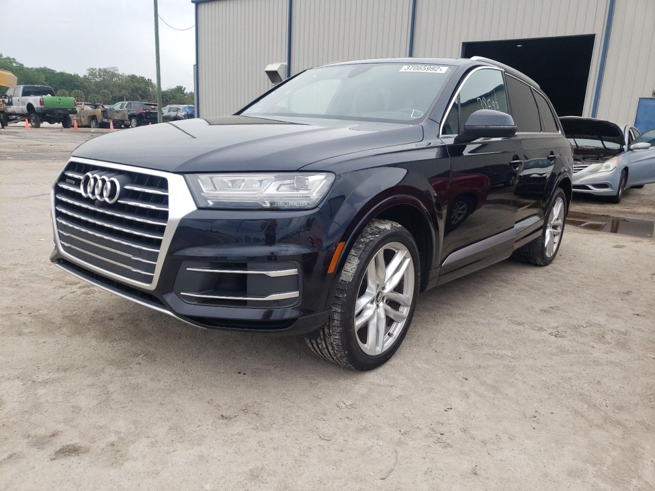 Photo 2 from auction – 2017 AUDI Q7 PRESTIG with VIN WA1VAAF72HD039913