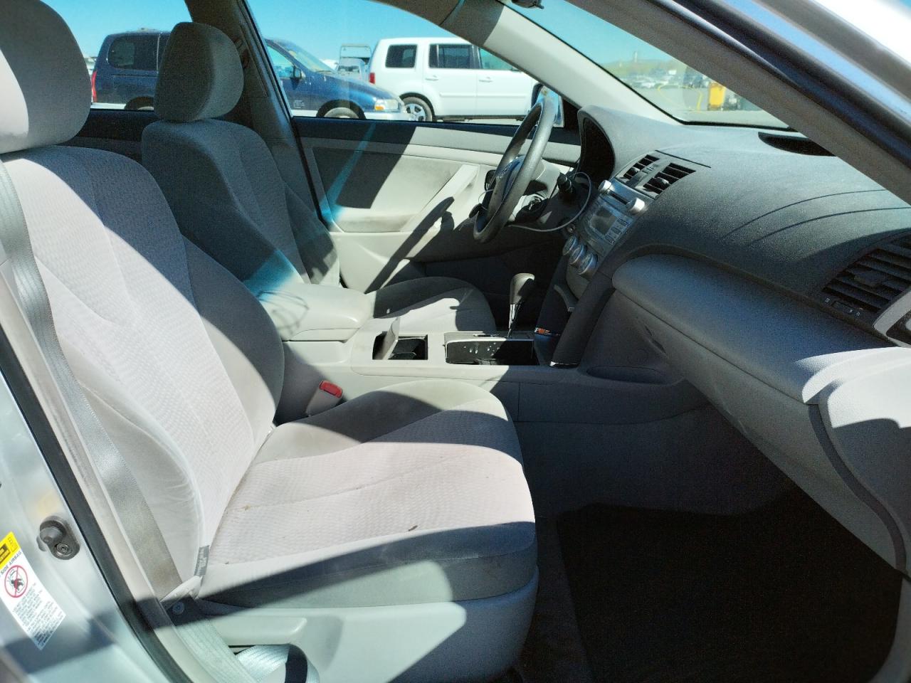 Photo 5 from auction – 2010 TOYOTA CAMRY BASE with VIN 4T1BF3EK0AU025201