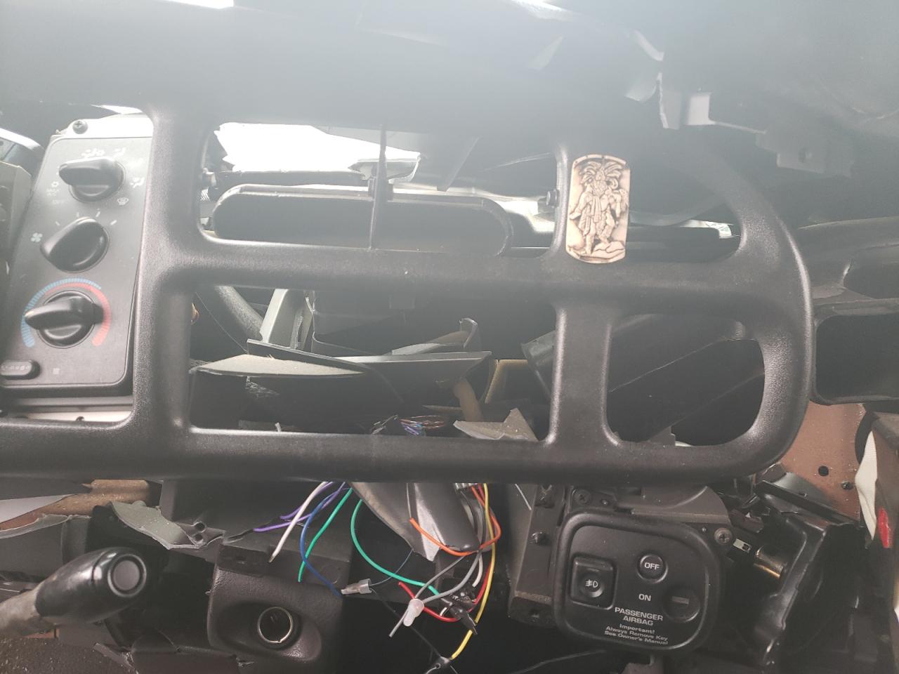 Photo 9 from auction – 1998 DODGE RAM 1500 with VIN 3B7HC12Y6WM214595