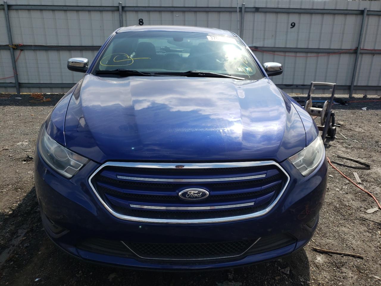 Photo 9 from auction – 2015 FORD TAURUS LIM with VIN 1FAHP2F88FG116172