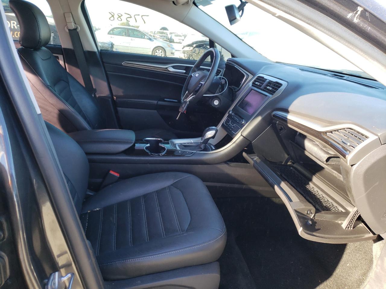 صورة رقم 5 من المزاد - 2016 FORD FUSION SE مع VIN 3FA6P0PU2GR304607