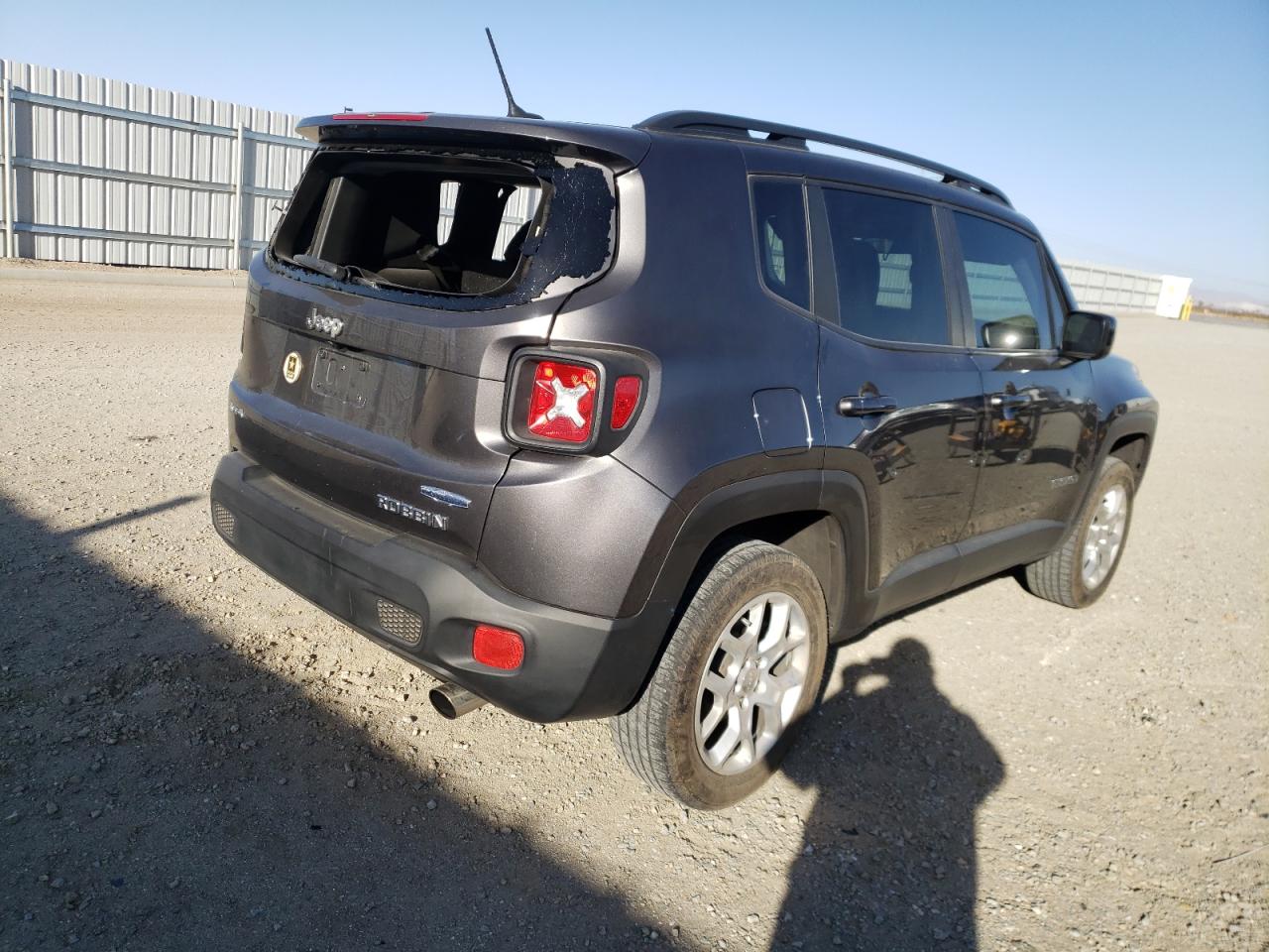 Photo 4 from auction – 2017 JEEP RENEGADE L with VIN ZACCJBBB3HPG55781