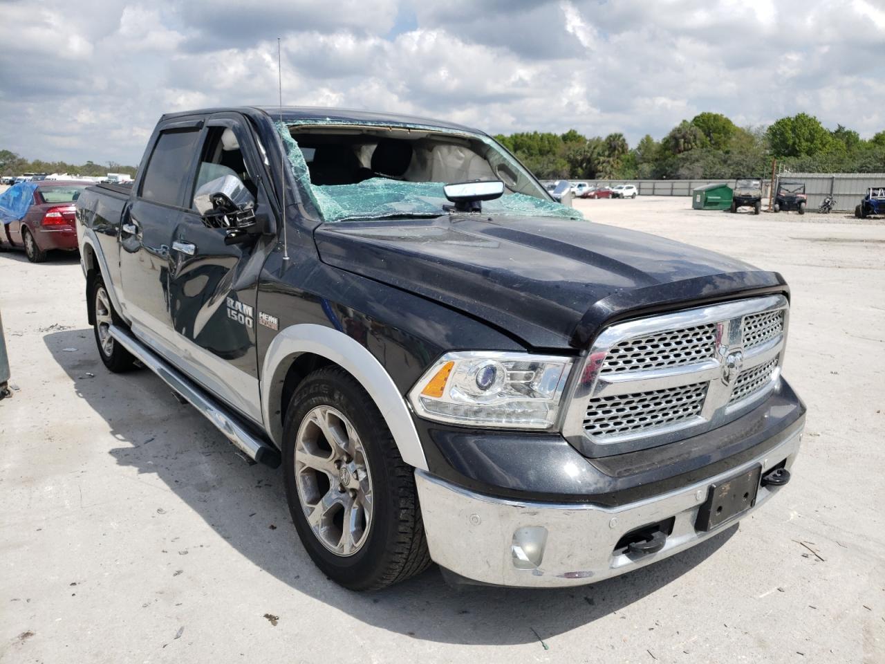 RAM 1500 LARAM 2018 z numerem VIN 1C6RR7VT7JS126684 - Zdjęcie z aukcji