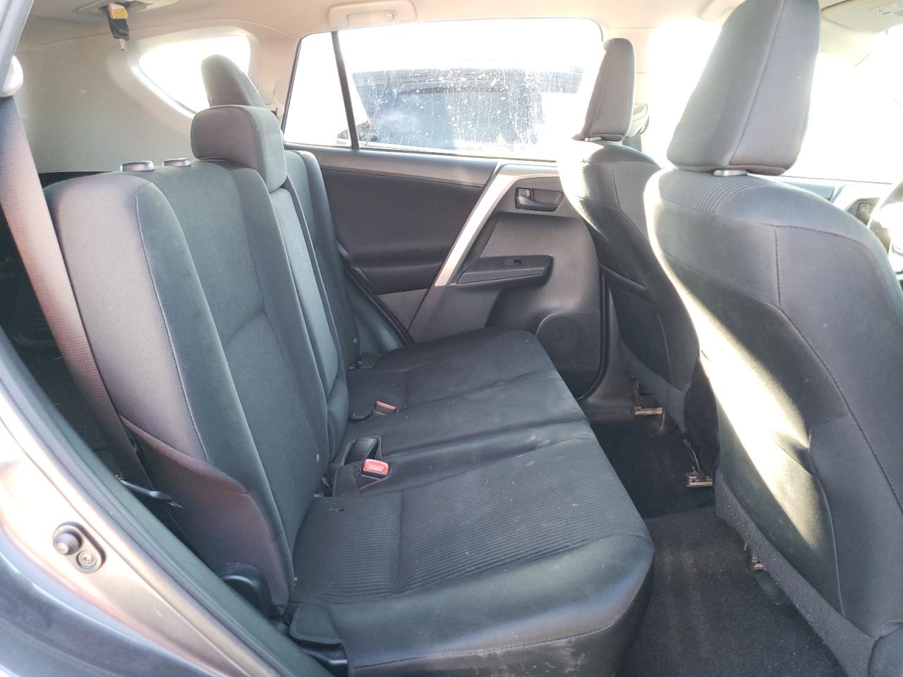Photo 6 from auction – 2014 TOYOTA RAV4 LE with VIN 2T3BFREV9EW225276