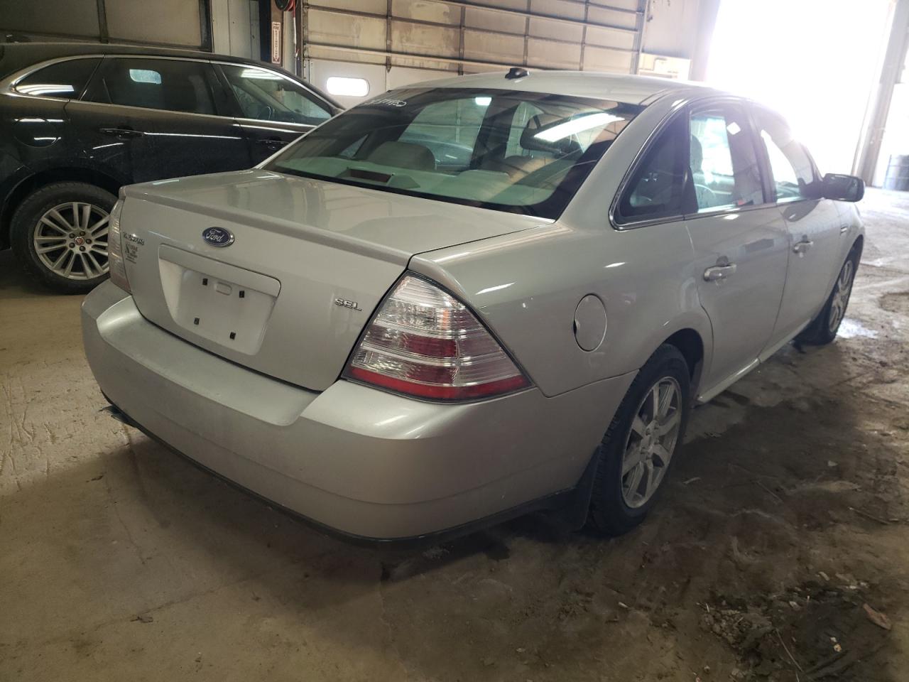 Photo 4 from auction – 2008 FORD TAURUS SEL with VIN 1FAHP24W28G116771