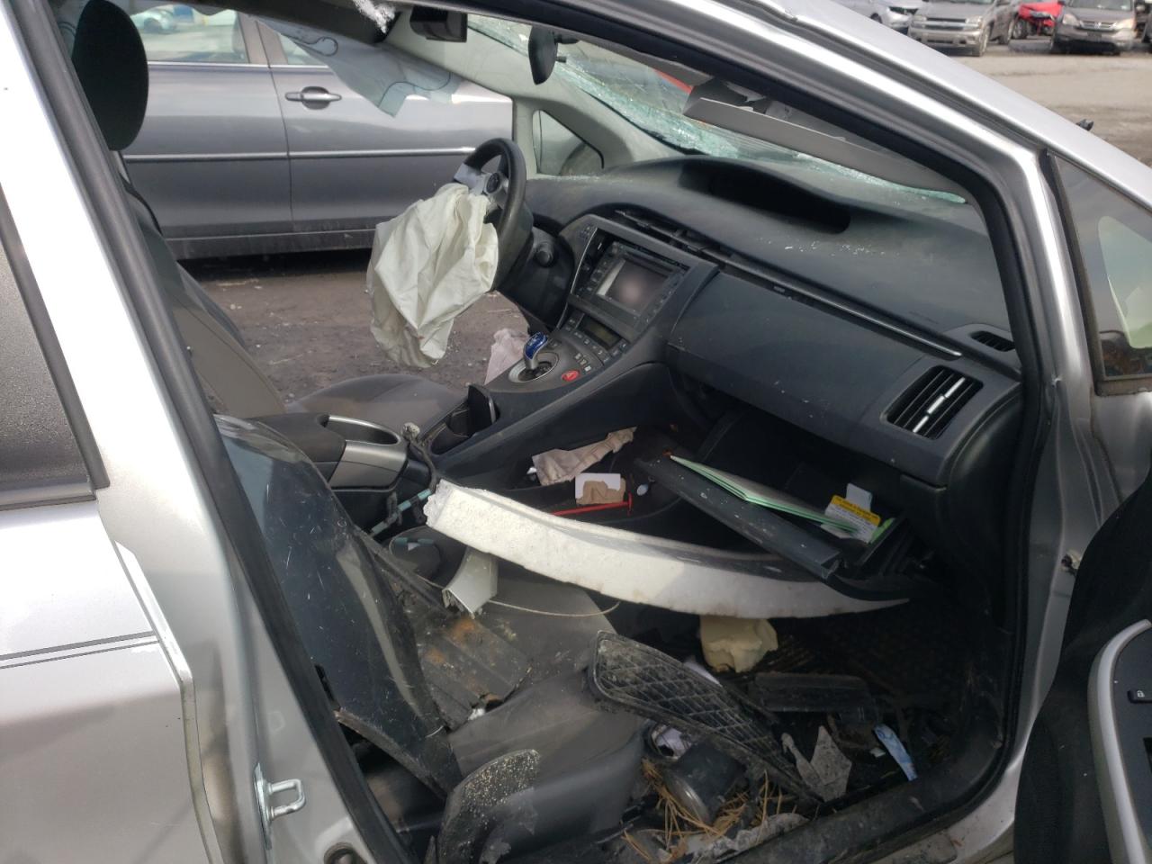 Photo 5 from auction – 2013 TOYOTA PRIUS with VIN JTDKN3DU1D0355693