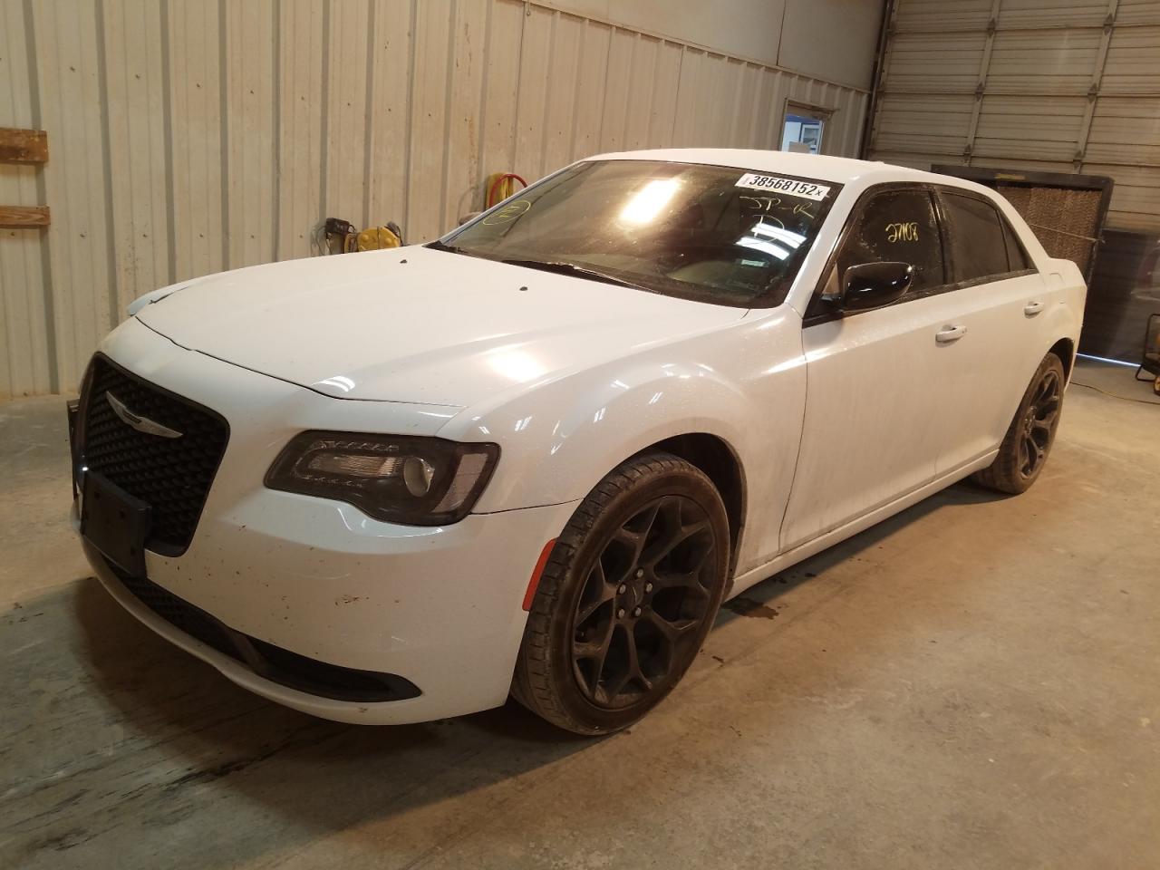 Photo 2 from auction – 2019 CHRYSLER 300 with VIN 2C3CCAAG3KH758116