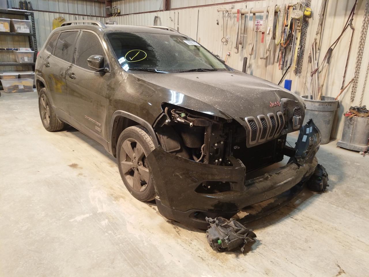 JEEP CHEROKEE L 2016 with VIN 1C4PJLCB1GW370696 - Photo from auction