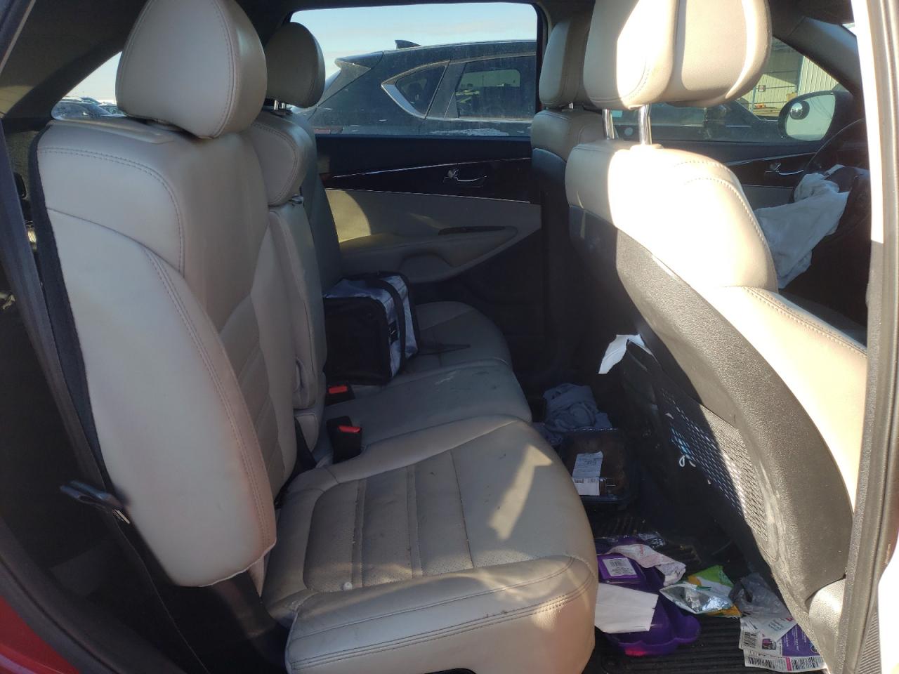 Photo 6 from auction – 2016 KIA SORENTO EX with VIN 5XYPHDA56GG081311