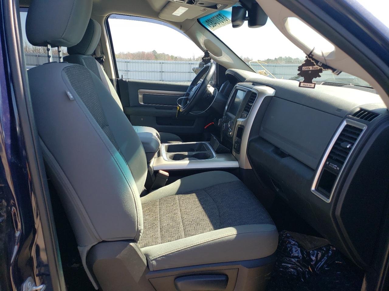 Foto 5 de la subasta – 2015 RAM 1500 SLT con VIN 1C6RR7TT9FS778121