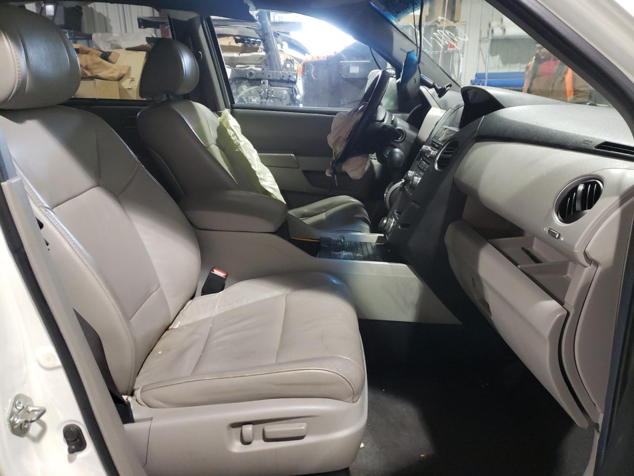 Photo 5 from auction – 2012 HONDA PILOT TOUR with VIN 5FNYF3H91CB027123