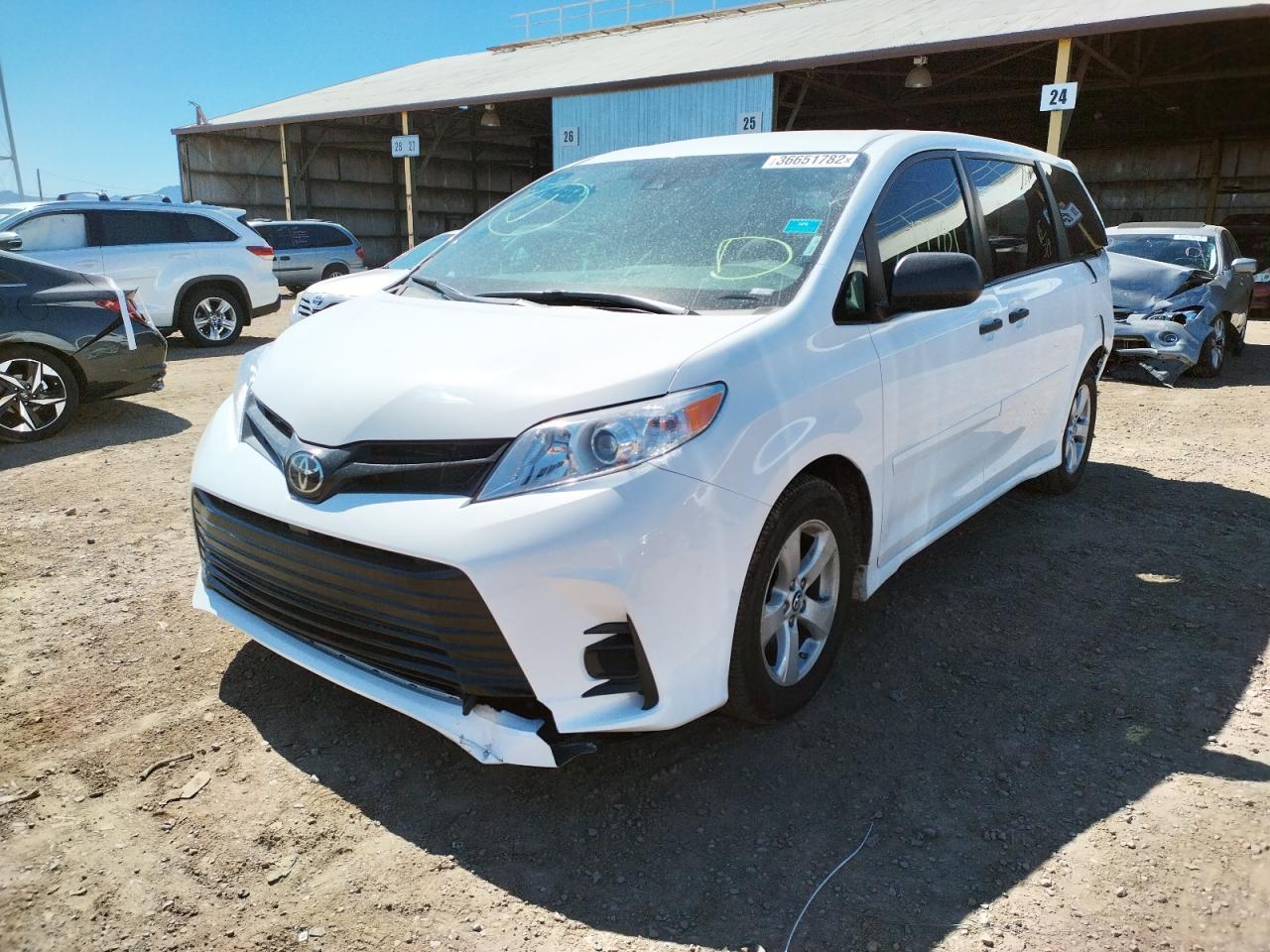 Photo 2 from auction – 2019 TOYOTA SIENNA with VIN 5TDZZ3DC6KS983141