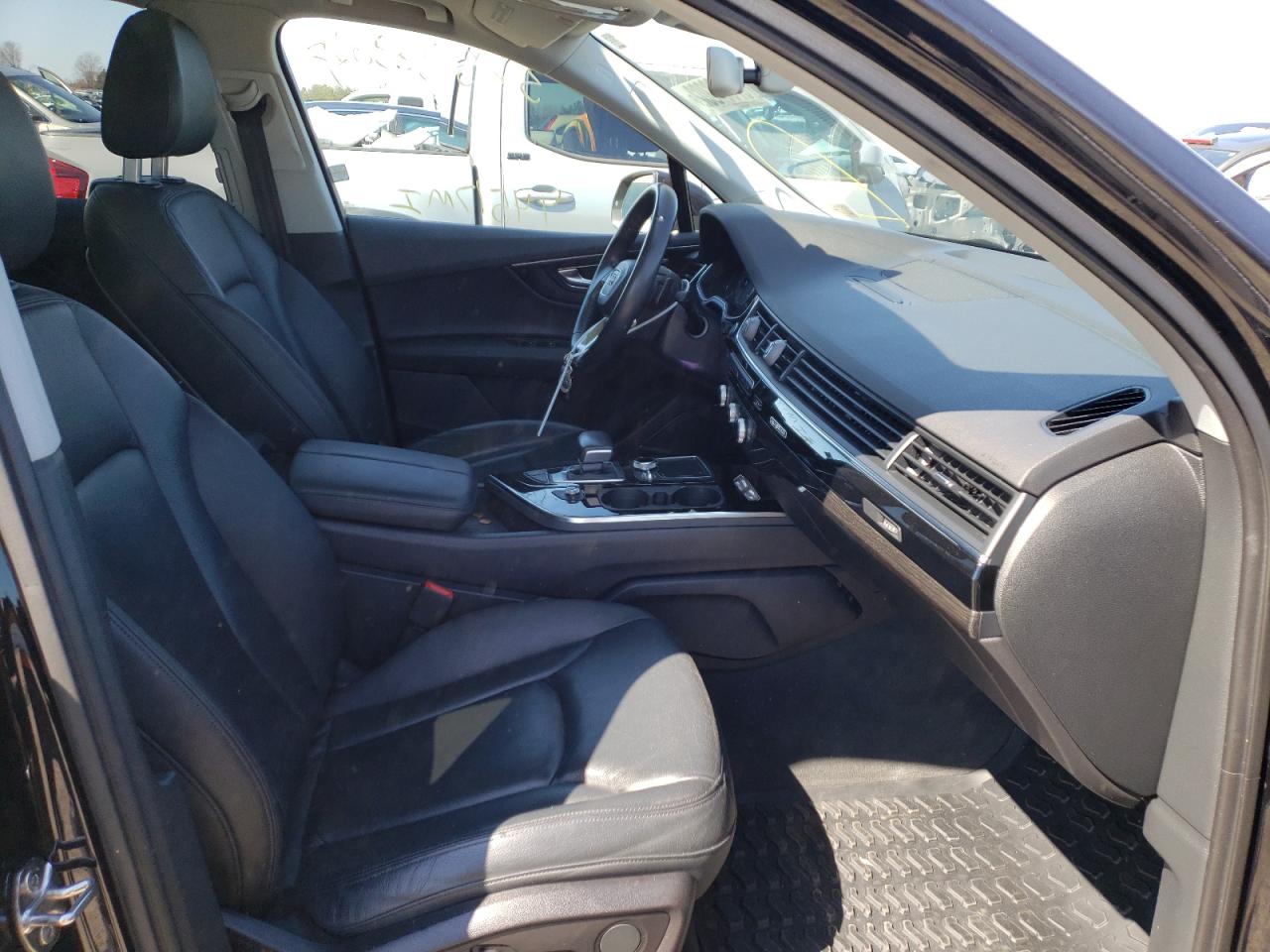 Photo 5 from auction – 2015 AUDI Q7 PREMIUM with VIN WA1LAAF74HD002384