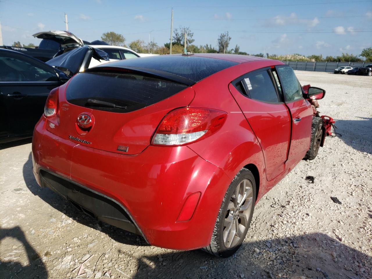 Photo 4 from auction – 2015 HYUNDAI VELOSTER with VIN KMHTC6AD6FU221561