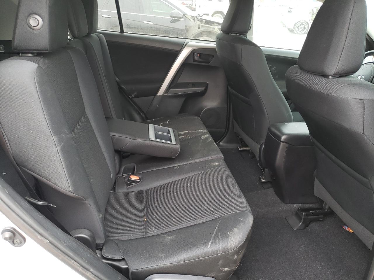 Photo 6 from auction – 2016 TOYOTA RAV4 LE with VIN 2T3ZFREV3GW282512