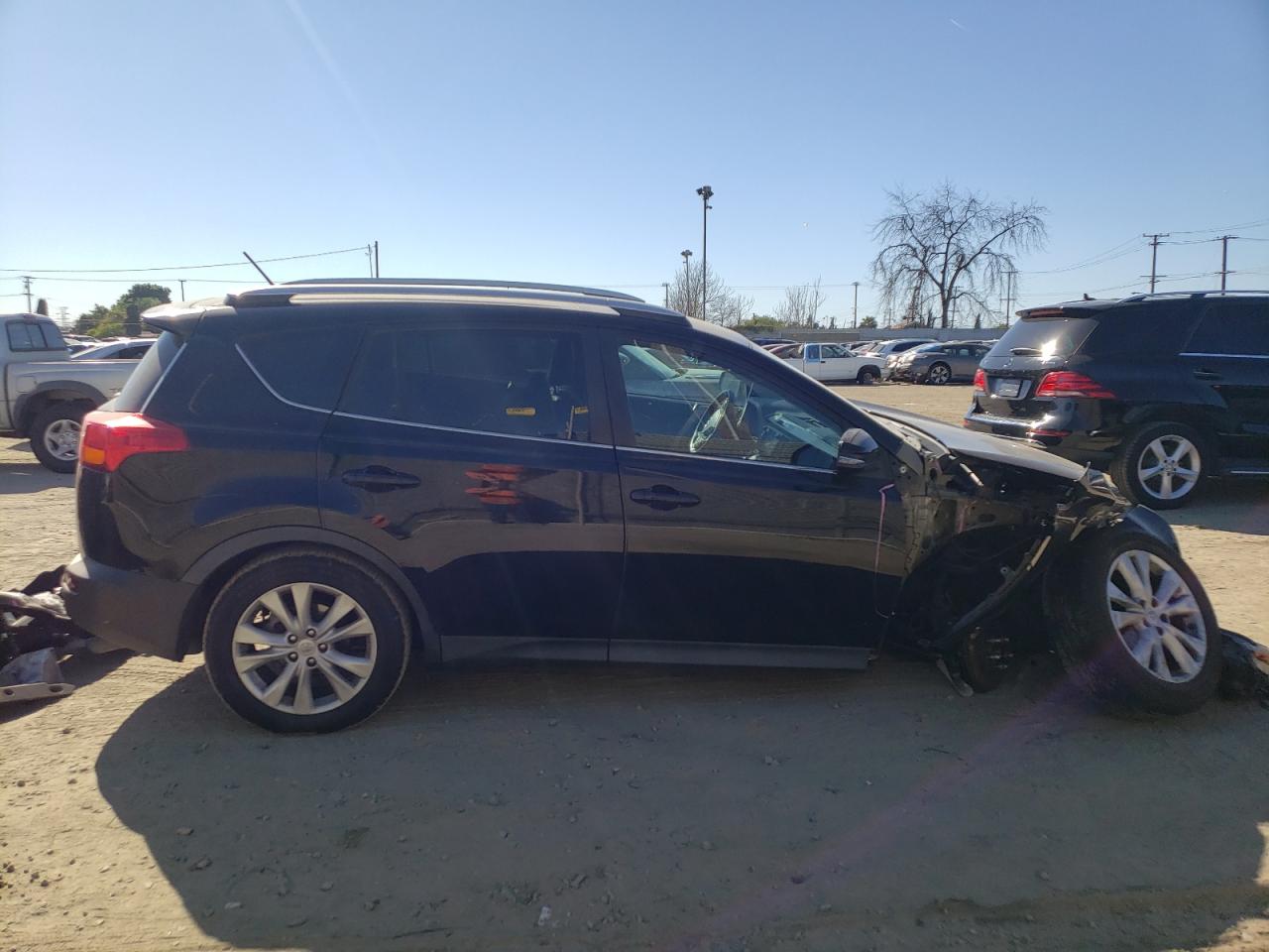 Photo 9 from auction – 2015 TOYOTA RAV4 LIMIT with VIN 2T3YFREV0FW200262
