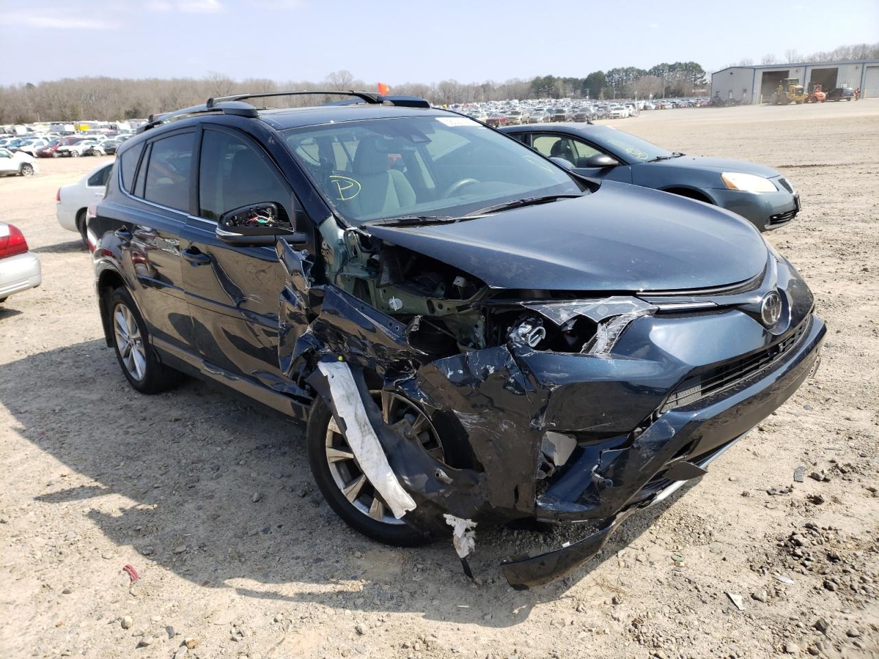 TOYOTA RAV4 LIMIT 2018 with VIN 2T3DFREV1JW756572 - Photo from auction