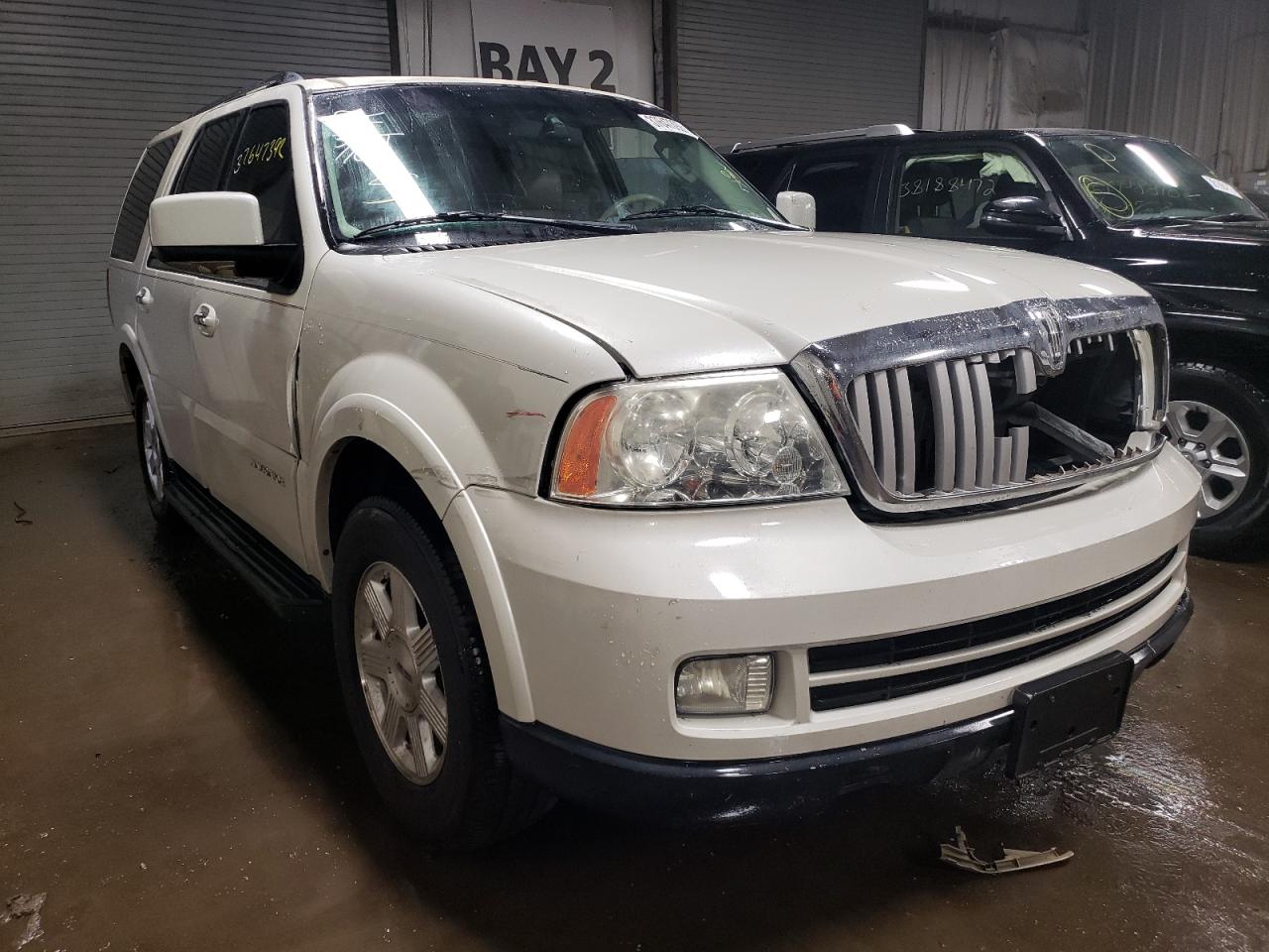 Photo 1 from auction – 2006 LINCOLN NAVIGATOR with VIN 5LMFU27546LJ12585