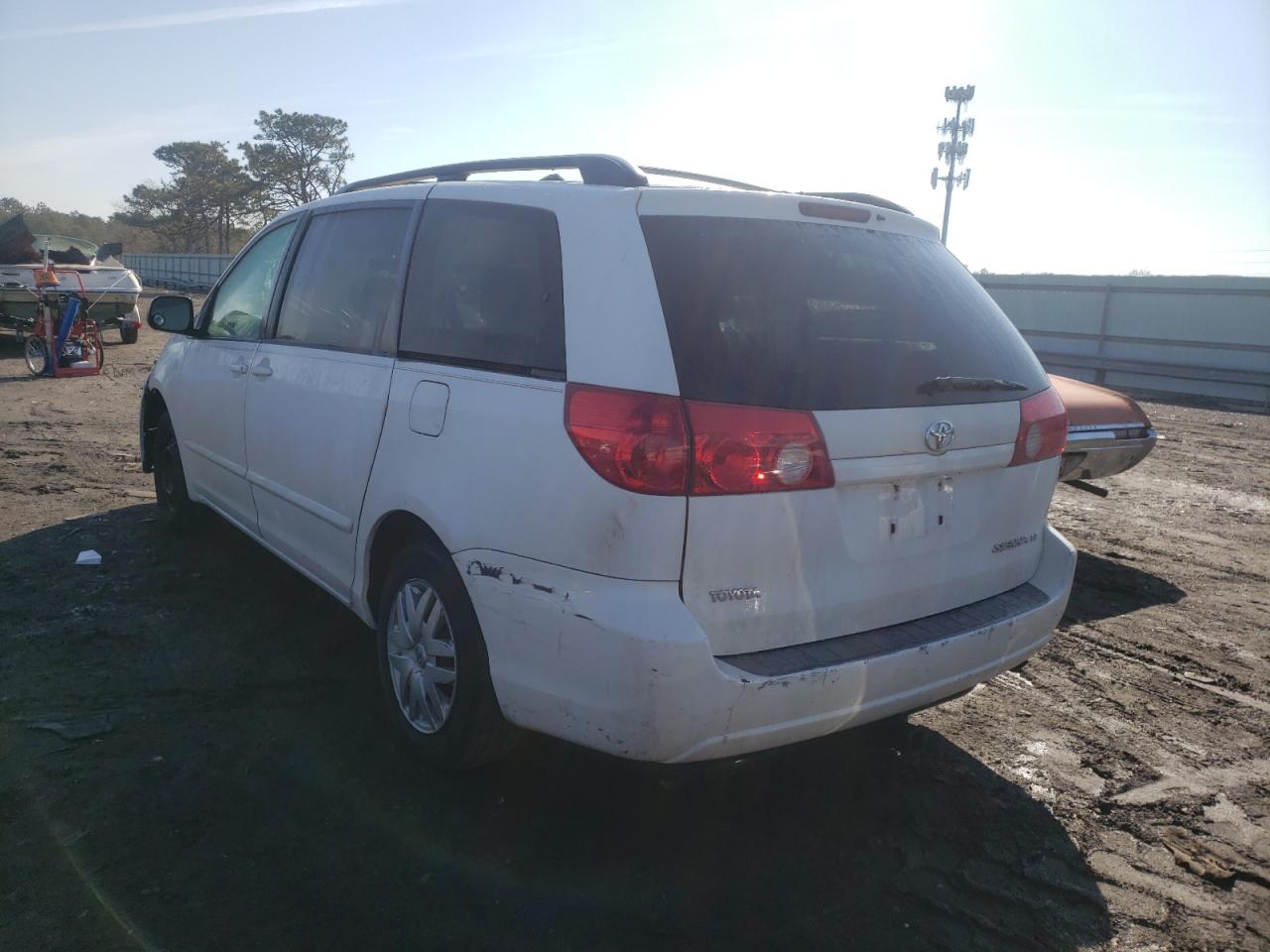 Photo 3 from auction – 2006 TOYOTA SIENNA CE with VIN 5TDZA23C96S526767