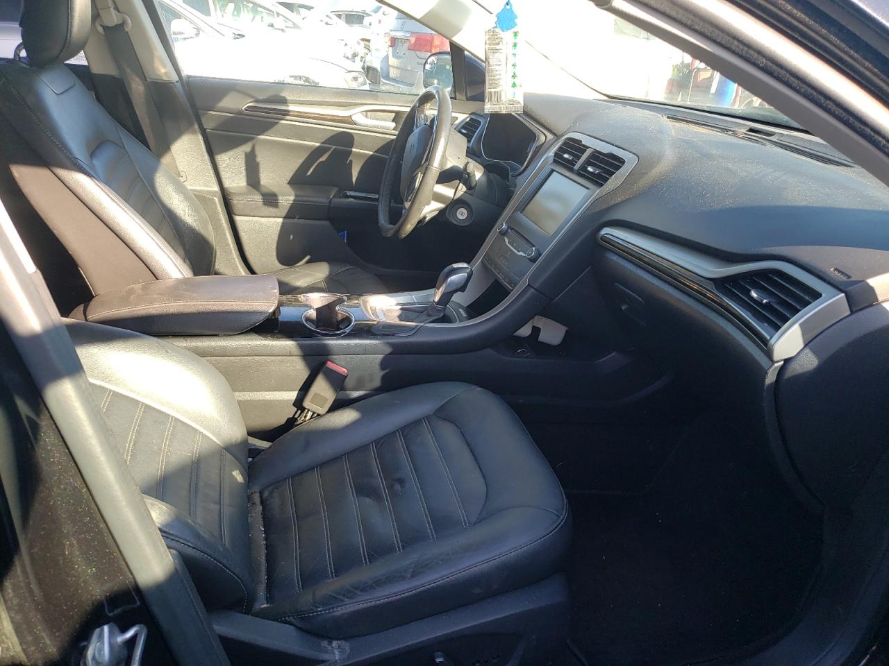 Photo 5 from auction – 2015 FORD FUSION SE with VIN 3FA6P0H99FR115252