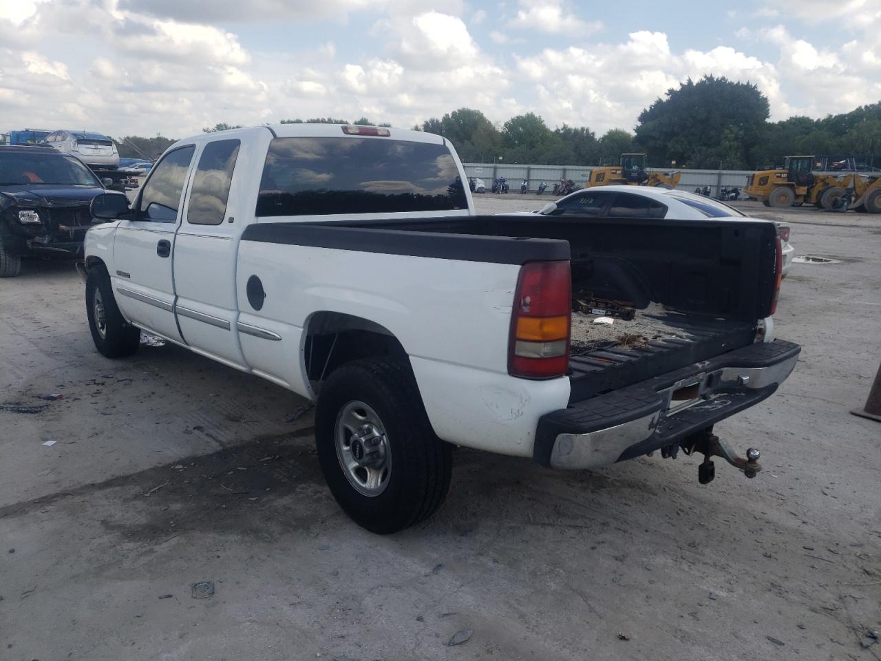 Photo 3 from auction – 2000 GMC NEW SIERRA with VIN 1GTFC29U7YZ193886