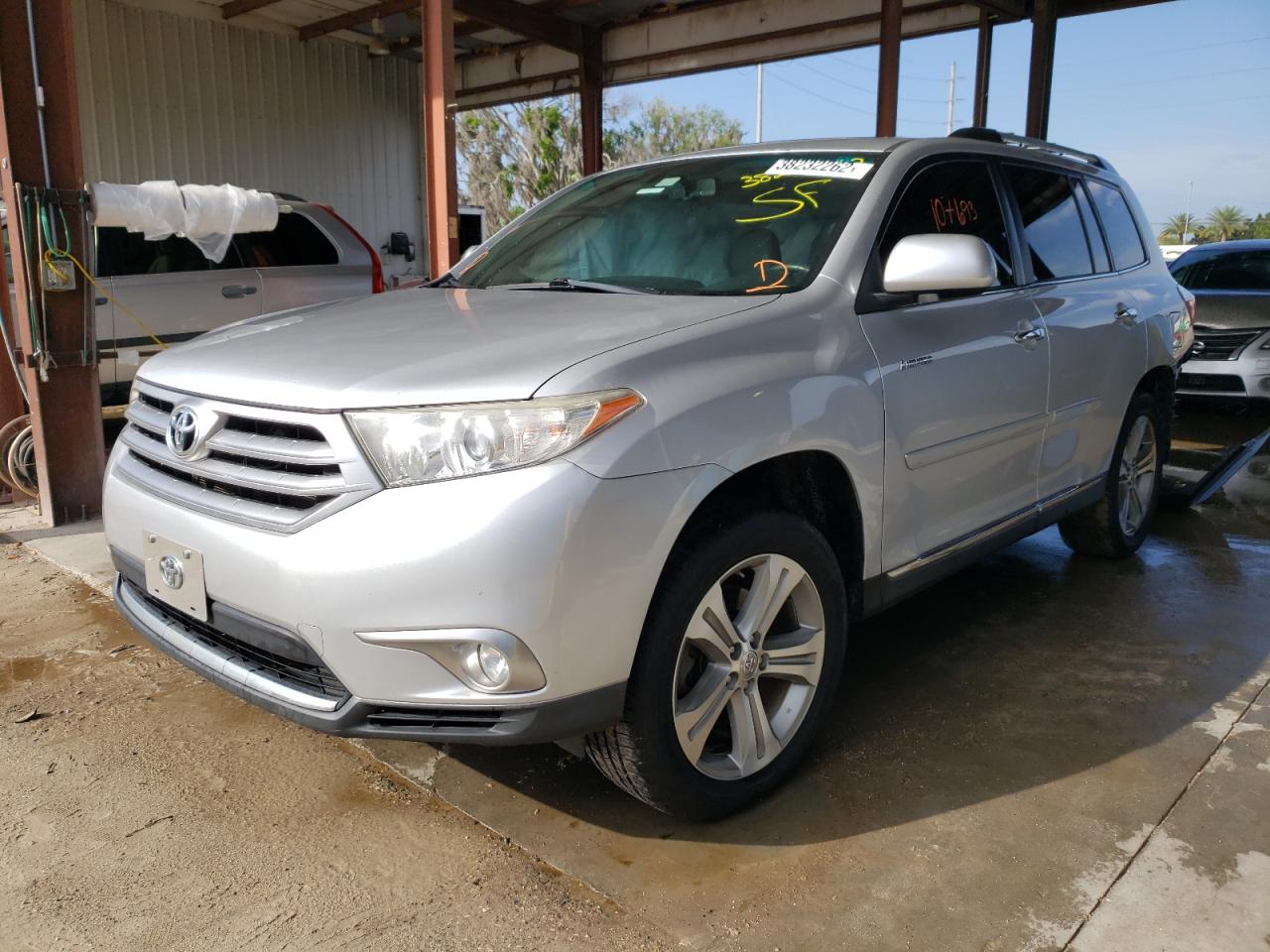 Photo 2 from auction – 2011 TOYOTA HIGHLANDER with VIN 5TDDK3EH5BS041347