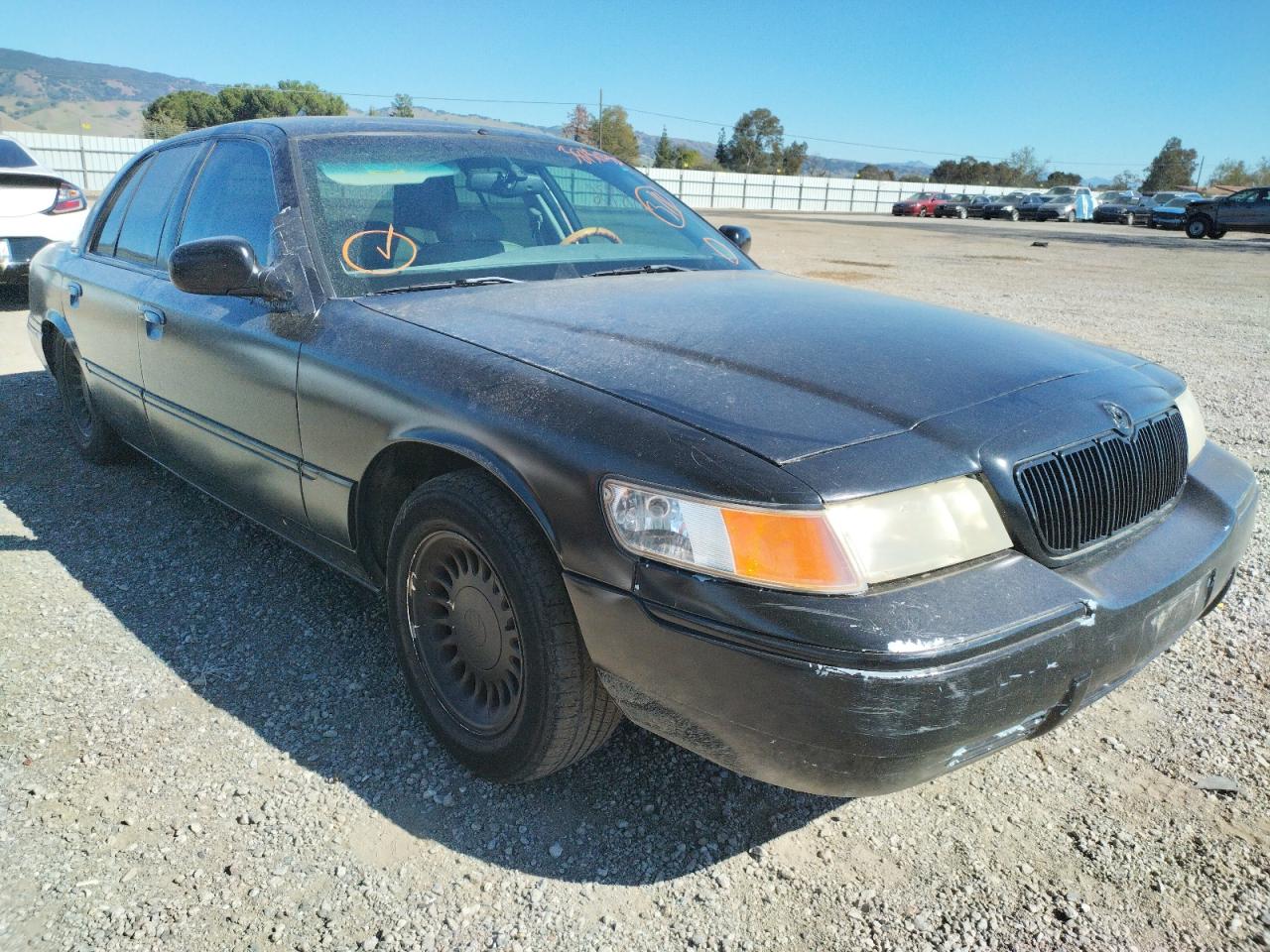 MERCURY GRAND MARQ 2002 with VIN 2MEFM75W02X634352 - Photo from auction