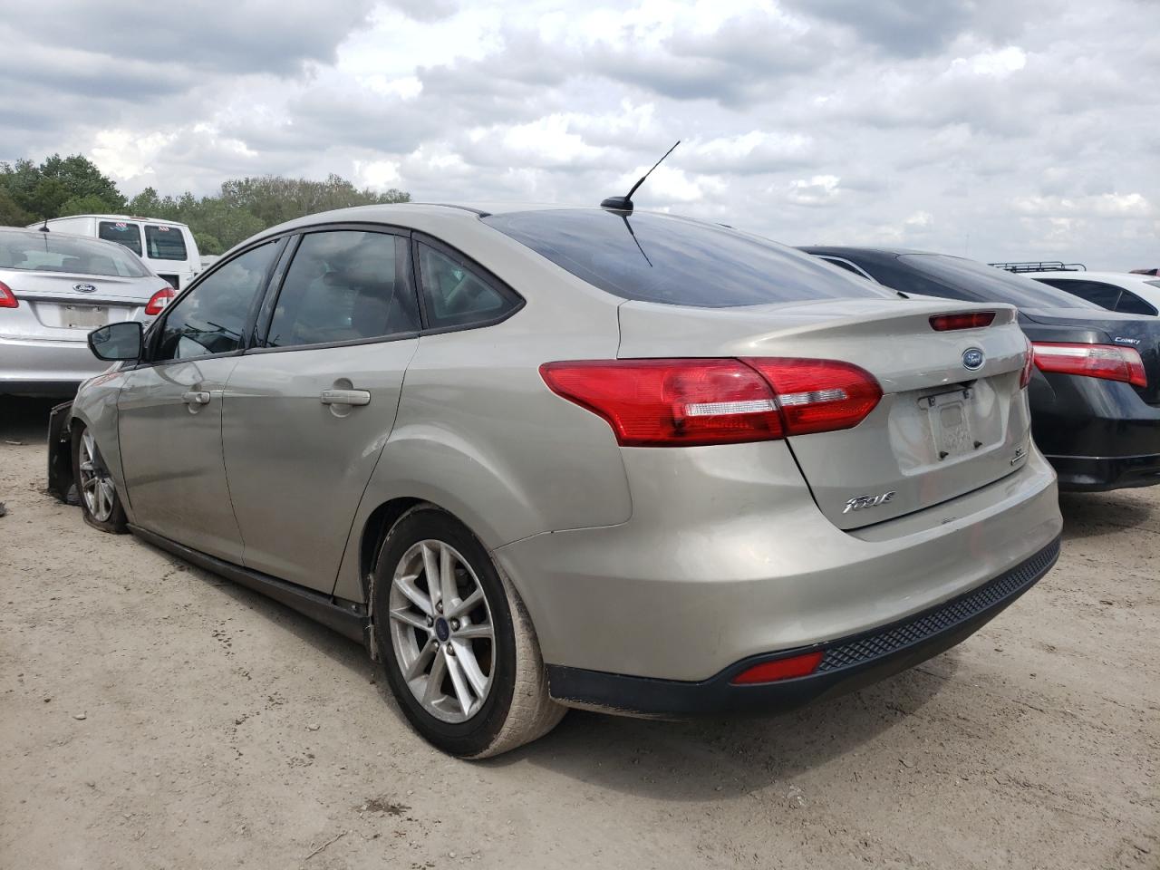 Photo 3 from auction – 2015 FORD FOCUS SE with VIN 1FADP3F28FL260859
