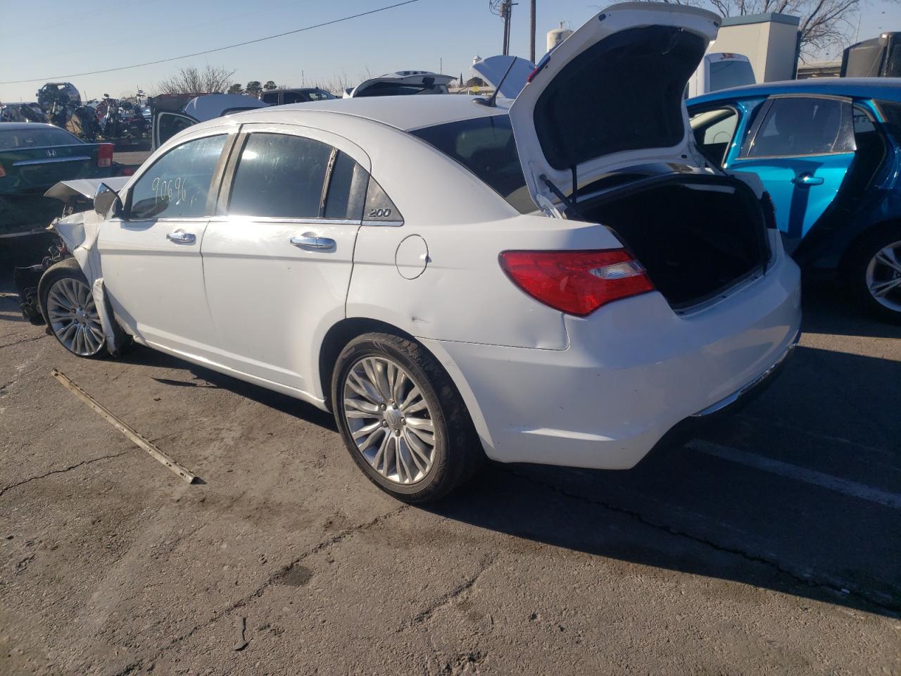 Photo 3 from auction – 2012 CHRYSLER 200 LIMITE with VIN 1C3CCBCB5CN267952