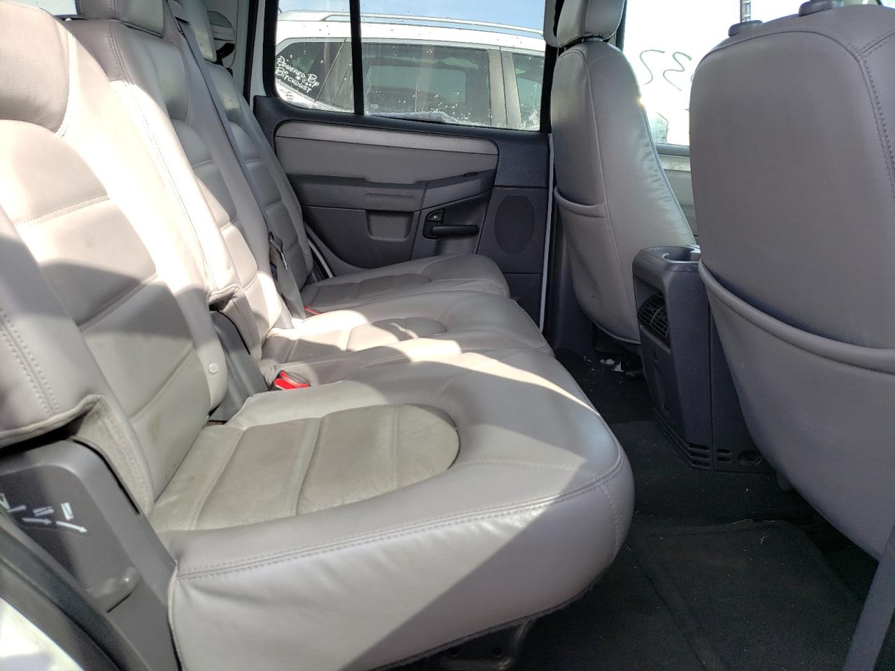 Photo 6 from auction – 2005 FORD EXPLORER X with VIN 1FMZU73W25UB36937