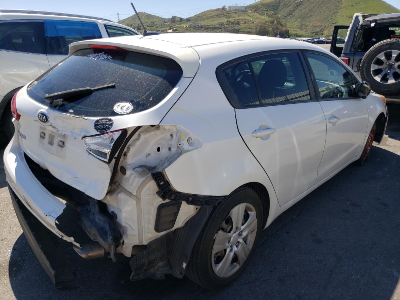 Photo 4 from auction – 2016 KIA FORTE LX with VIN KNAFK5A88G5600930