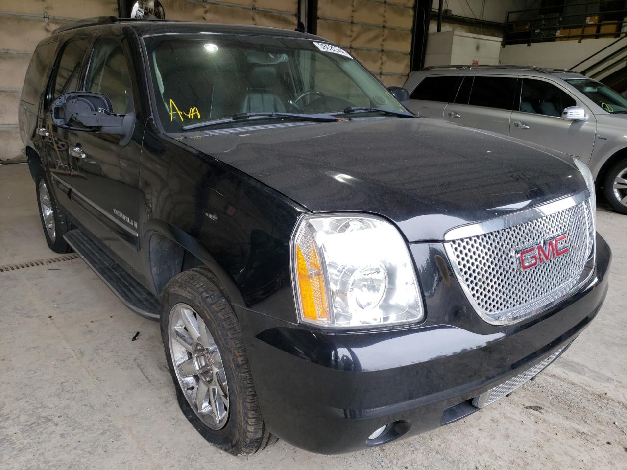 GMC YUKON DENA 2007 with VIN 1GKFK63887J352504 - Photo from auction