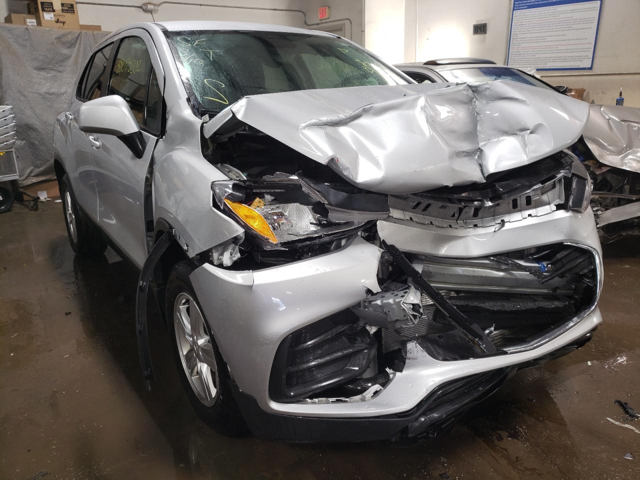 CHEVROLET TRAX LS 2019 with VIN 3GNCJNSB8KL176359 - Photo from auction