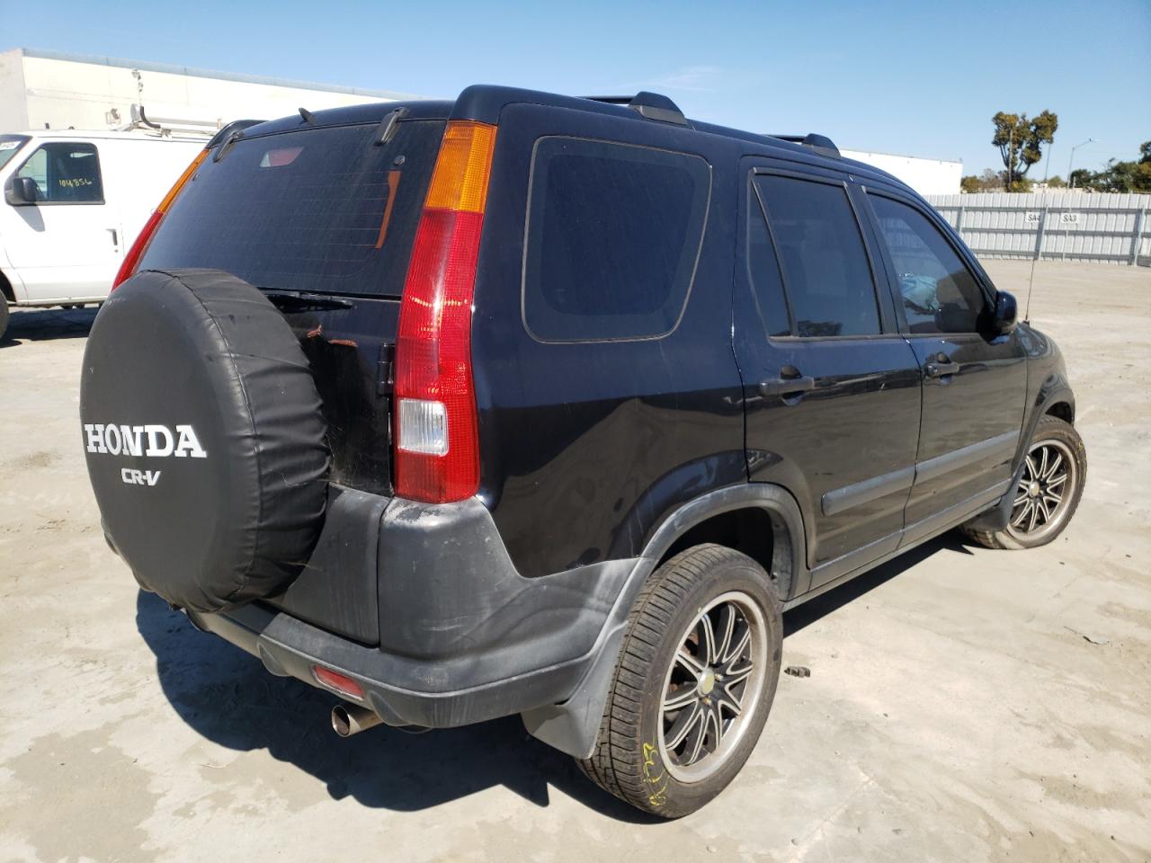 Photo 4 from auction – 2002 HONDA CR-V LX with VIN JHLRD78442C023300