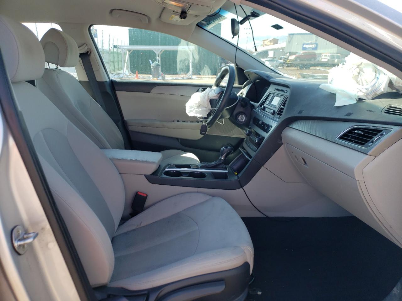 Photo 5 from auction – 2017 HYUNDAI SONATA SE with VIN 5NPE24AF4HH561228