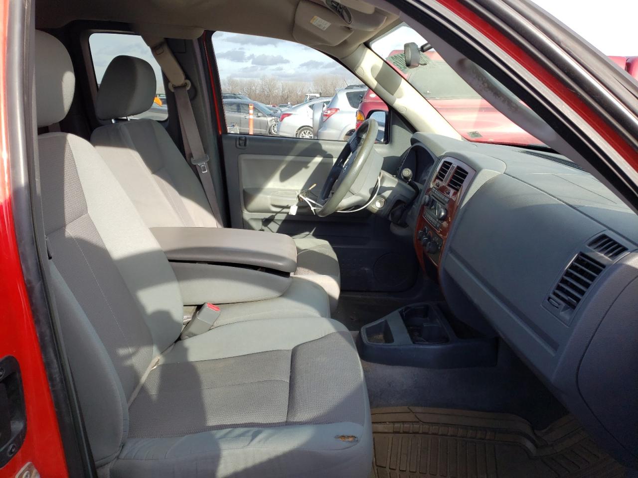 Photo 5 from auction – 2005 DODGE DAKOTA SLT with VIN 1D7HE42K55S210301