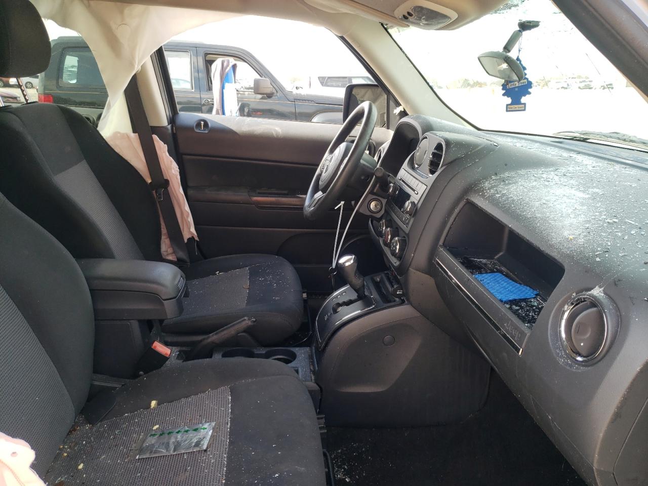 Photo 5 from auction – 2015 JEEP PATRIOT SP with VIN 1C4NJPBB7FD409835