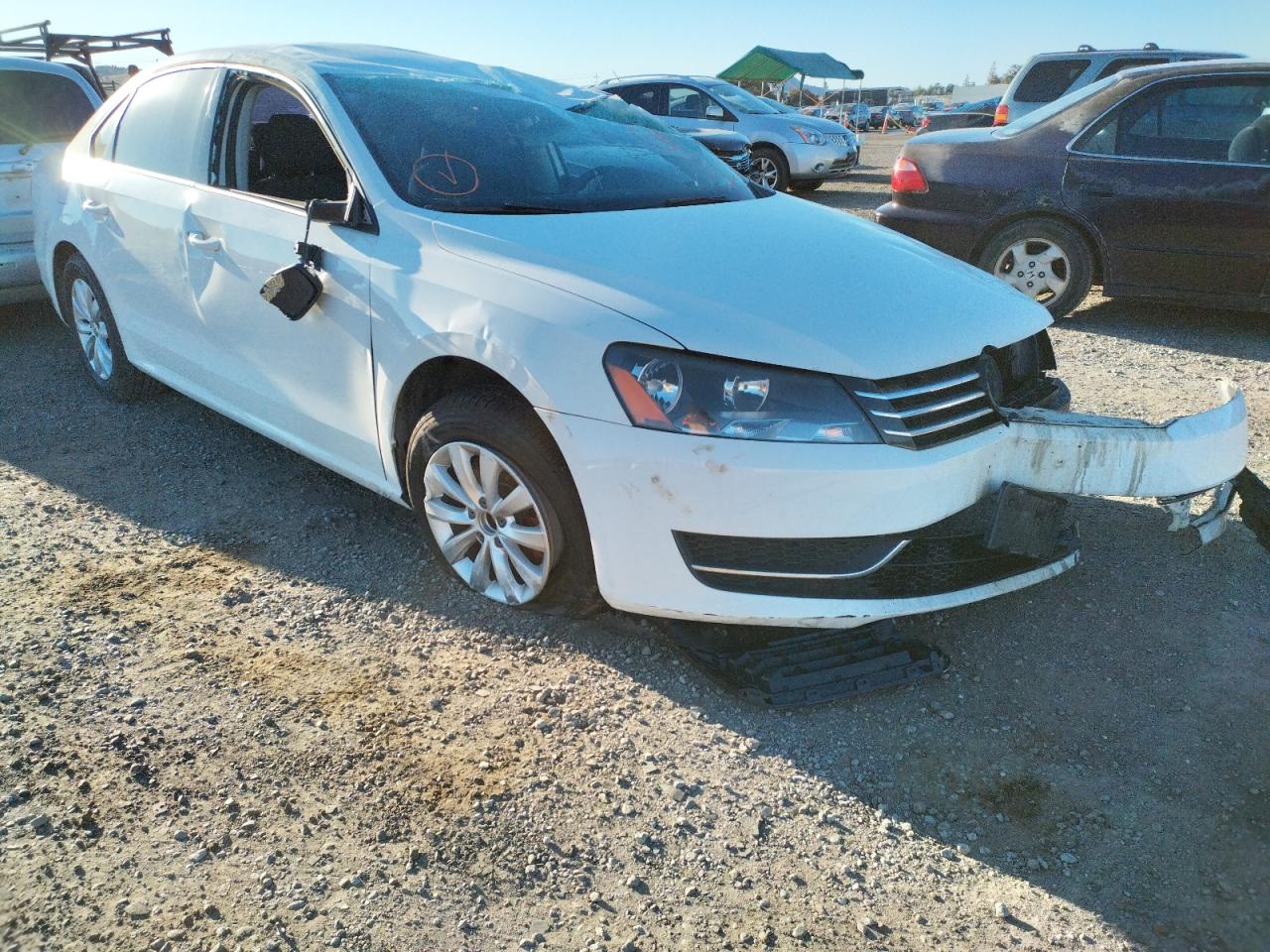 VOLKSWAGEN PASSAT S 2014 with VIN 1VWAT7A31EC052348 - Photo from auction