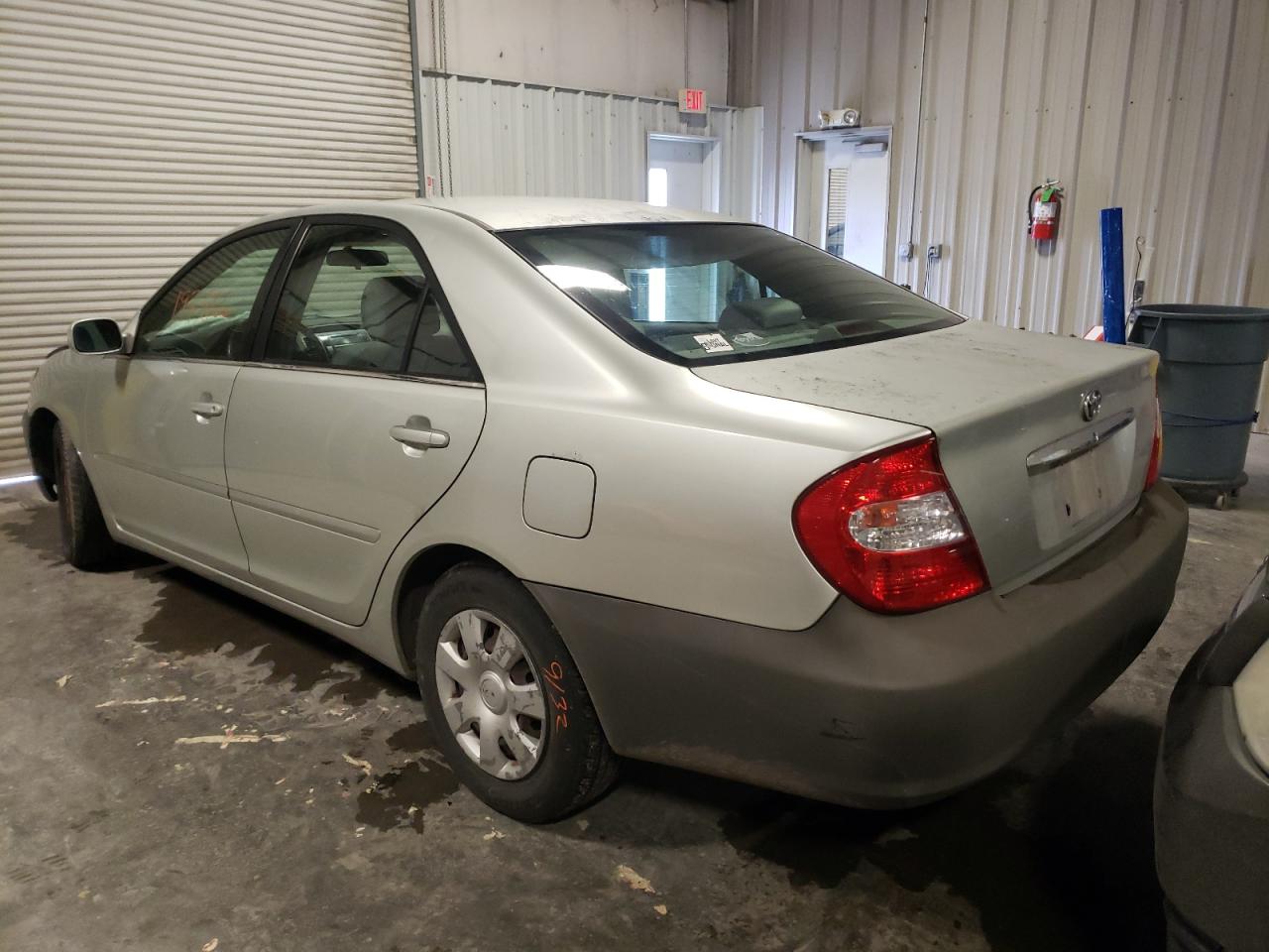 Photo 3 from auction – 2004 TOYOTA CAMRY LE with VIN JTDBE32KX40265797