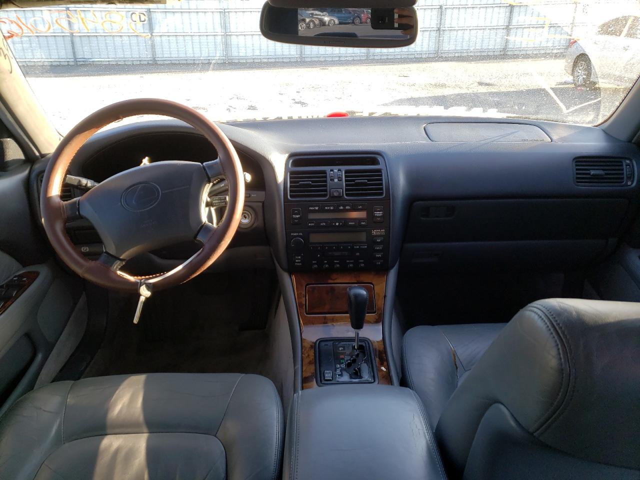 Photo 9 from auction – 1996 LEXUS LS 400 with VIN JT8BH22FXT0067772