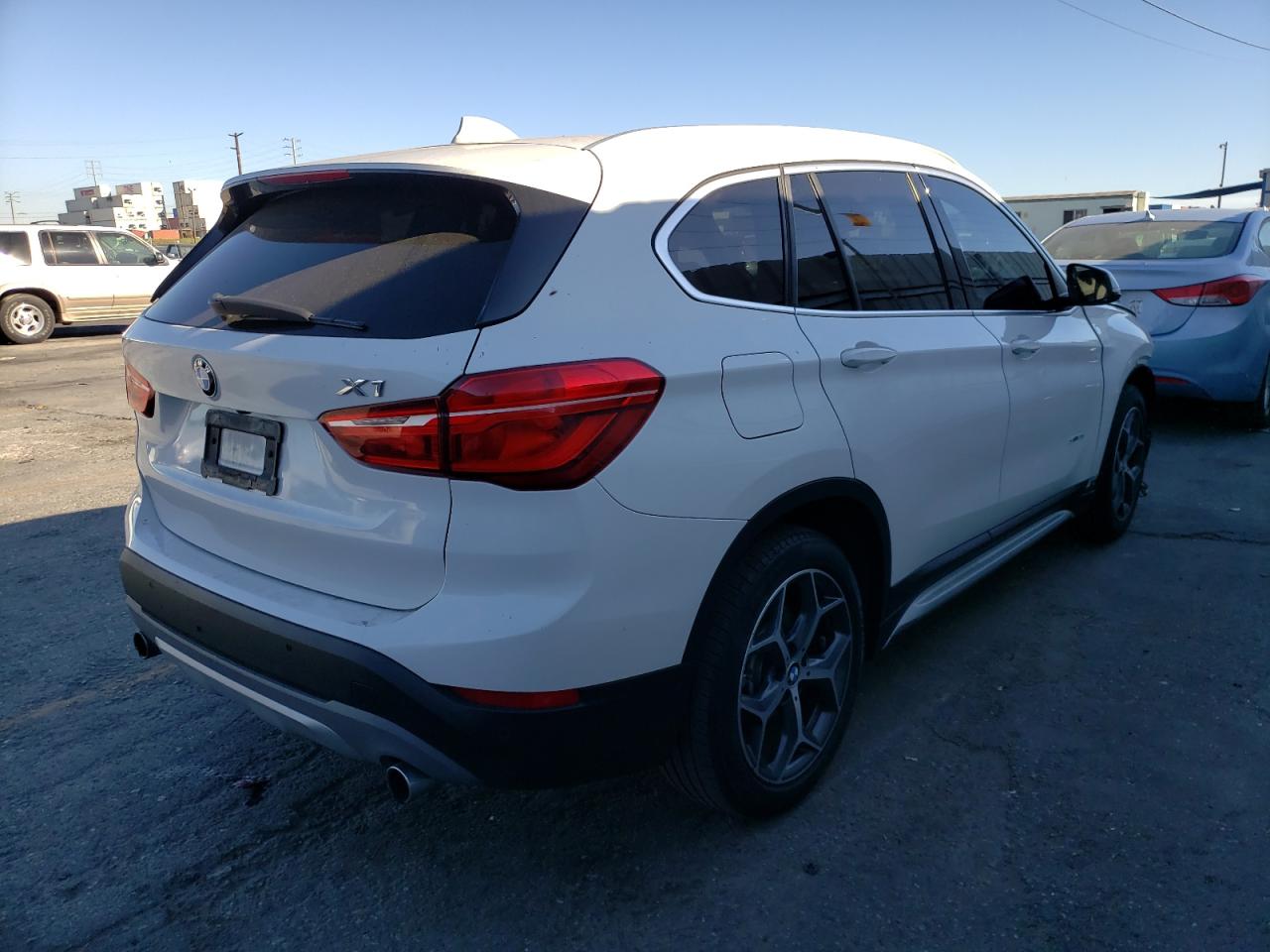 Photo 4 from auction – 2017 BMW X1 SDRIVE2 with VIN WBXHU7C31H5H34740