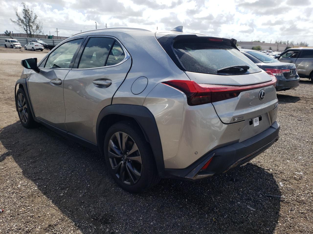 Photo 3 from auction – 2019 LEXUS UX 200 with VIN JTHY3JBH0K2003215