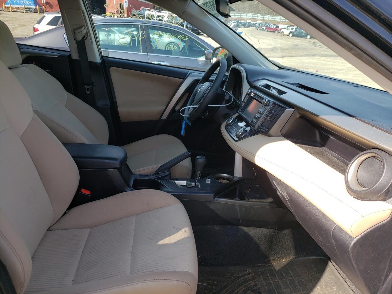 Photo 5 from auction – 2015 TOYOTA RAV4 XLE with VIN 2T3RFREV1FW348831