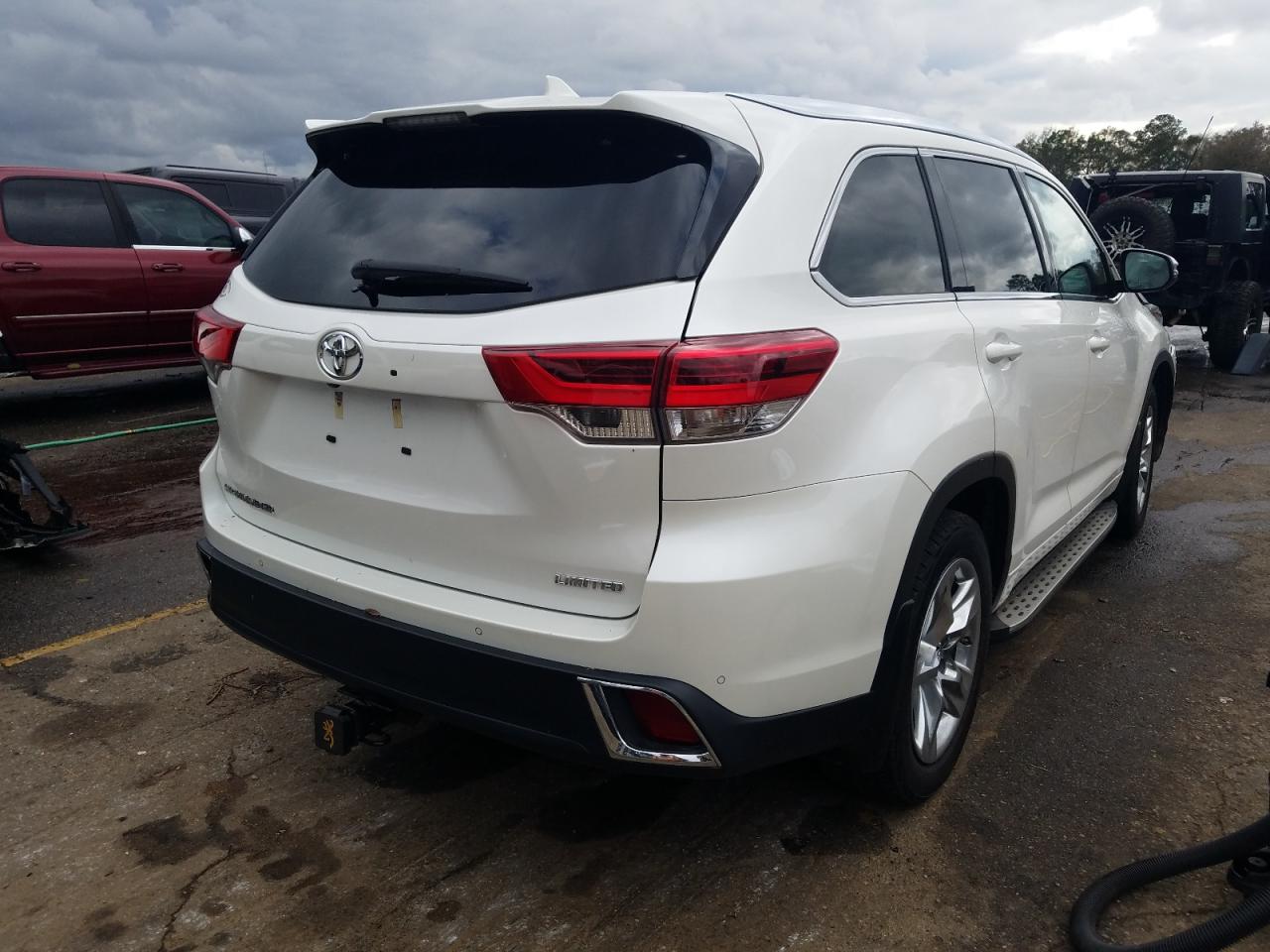 Photo 4 from auction – 2019 TOYOTA HIGHLANDER with VIN 5TDYZRFH6KS298984