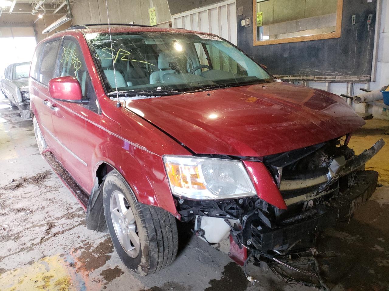 DODGE GRAND CARA 2010 with VIN 2D4RN5DX4AR185452 - Photo from auction