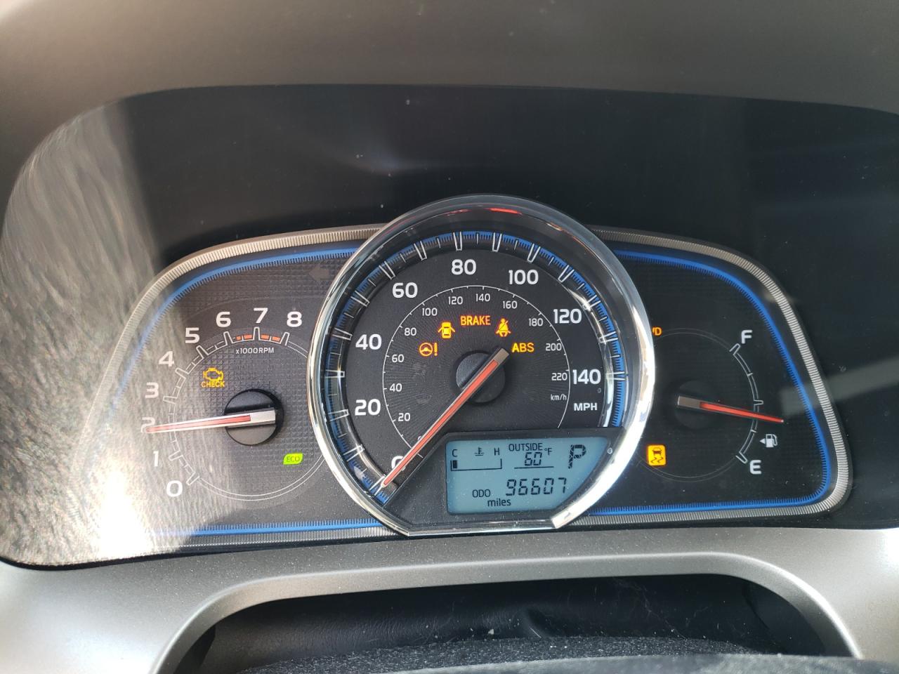 Photo 8 from auction – 2013 TOYOTA RAV4 LIMIT with VIN JTMDFREV1DD028770