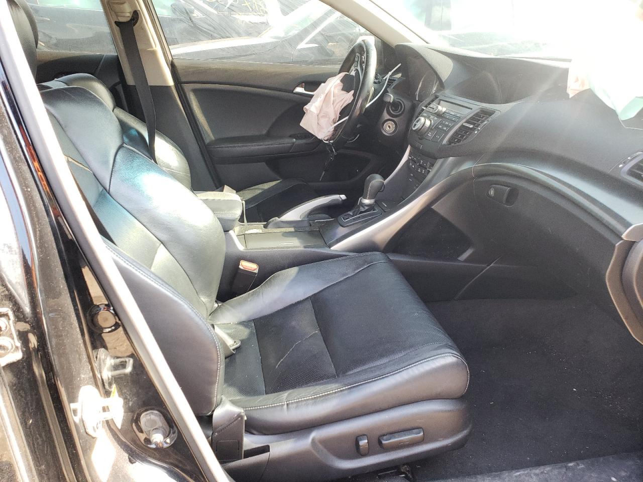 Photo 5 from auction – 2012 ACURA TSX TECH with VIN JH4CU2F61CC020400