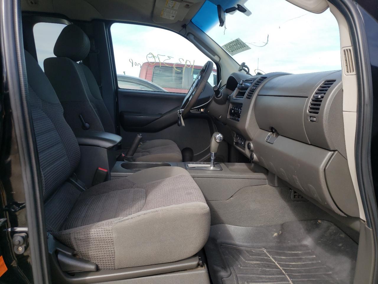 Photo 5 from auction – 2006 NISSAN FRONTIER K with VIN 1N6AD06W26C461807