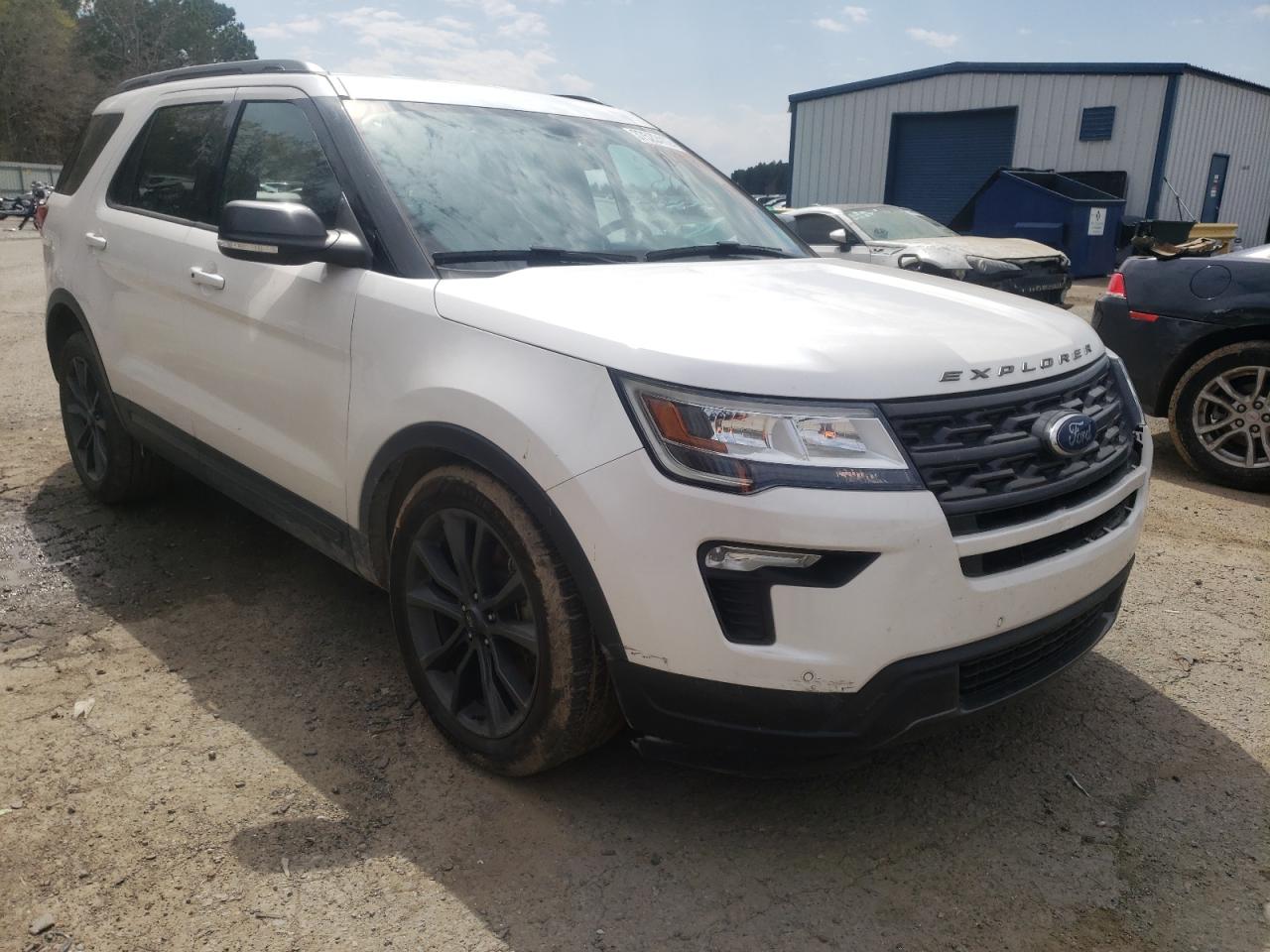FORD EXPLORER X 2018 with VIN 1FM5K7D86JGC26847 - Photo from auction