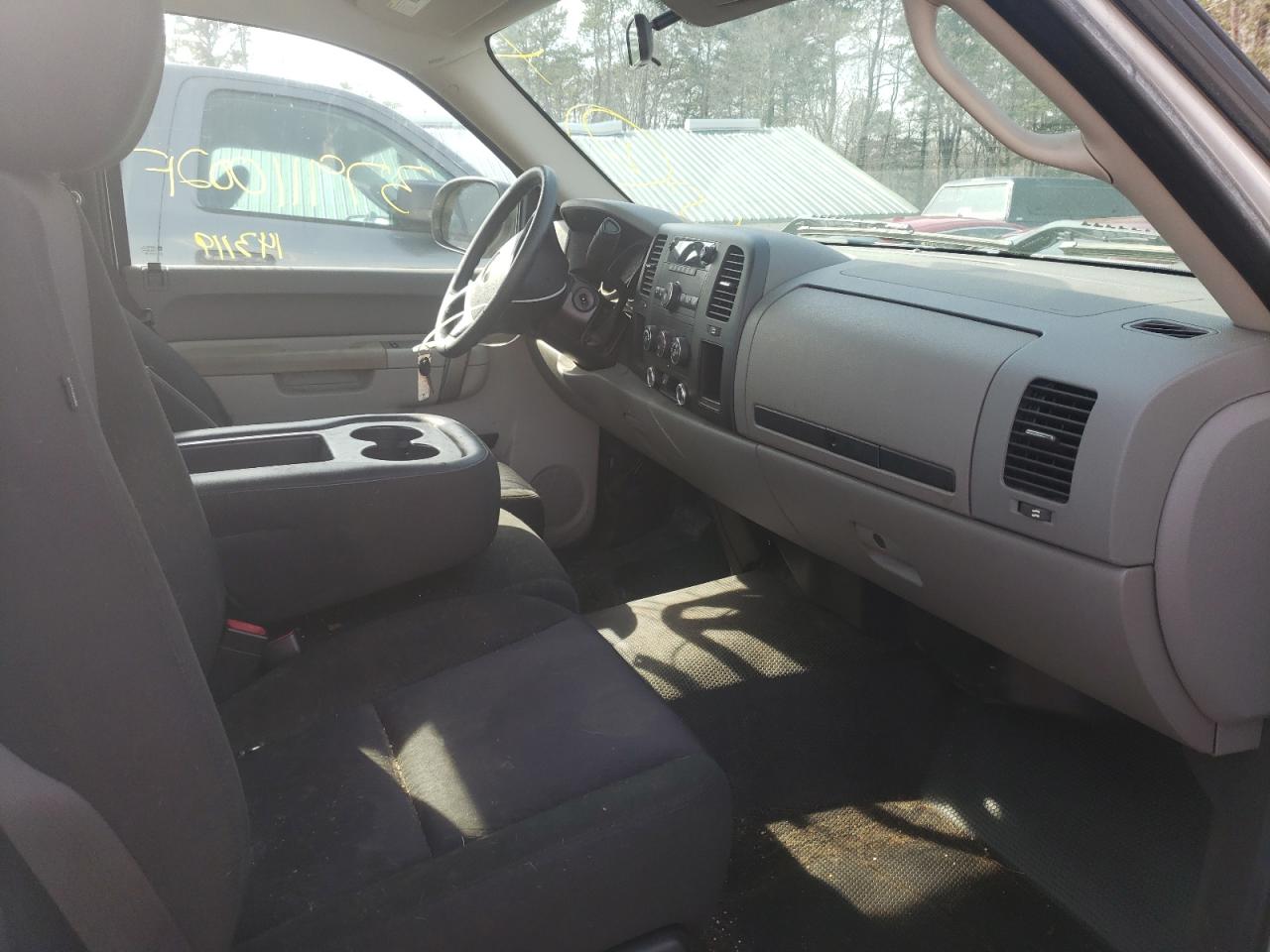 Photo 5 from auction – 2010 CHEVROLET SILVERADO with VIN 1GCPCPEX0AZ228582